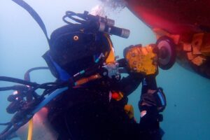 TSS diver carrying out an underwater repair